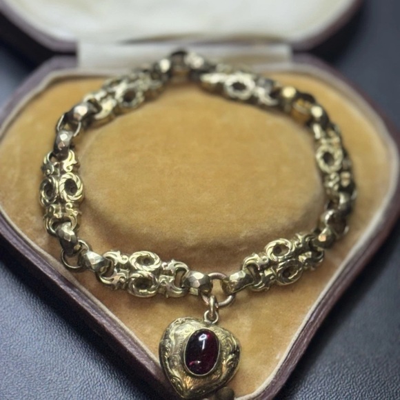 Victorian garnet bracelet 9ct/10ct acid tested. - Picture 15 of 16